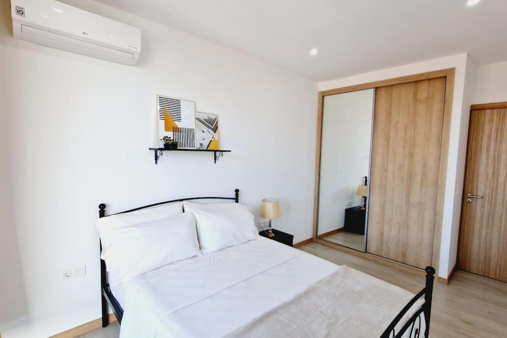 Apartamento Encantador Com Piscina E Vista Mar Apartment Прая Екстериор снимка