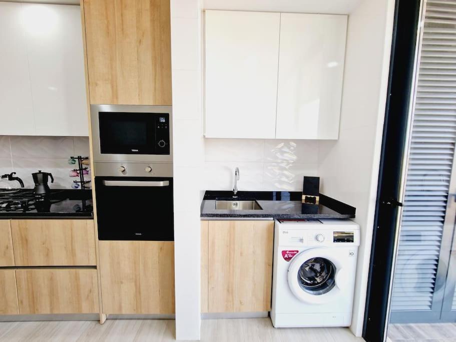 Apartamento Encantador Com Piscina E Vista Mar Apartment Прая Екстериор снимка