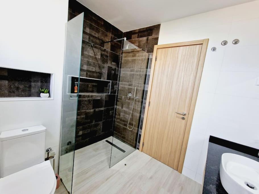 Apartamento Encantador Com Piscina E Vista Mar Apartment Прая Екстериор снимка